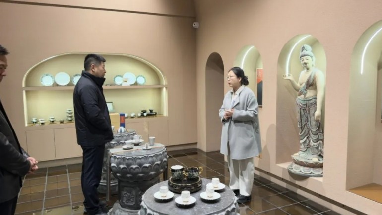 甘肅省酒泉市委常委、敦煌市委書(shū)記王彥群調(diào)研指導(dǎo)九色鹿鳴運(yùn)營(yíng)和發(fā)展